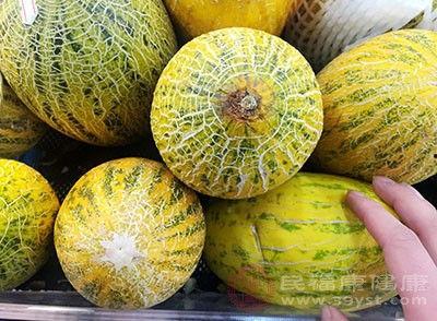 哈密瓜和葡萄一起吃吗,哈密瓜与葡萄同食的搭配探讨